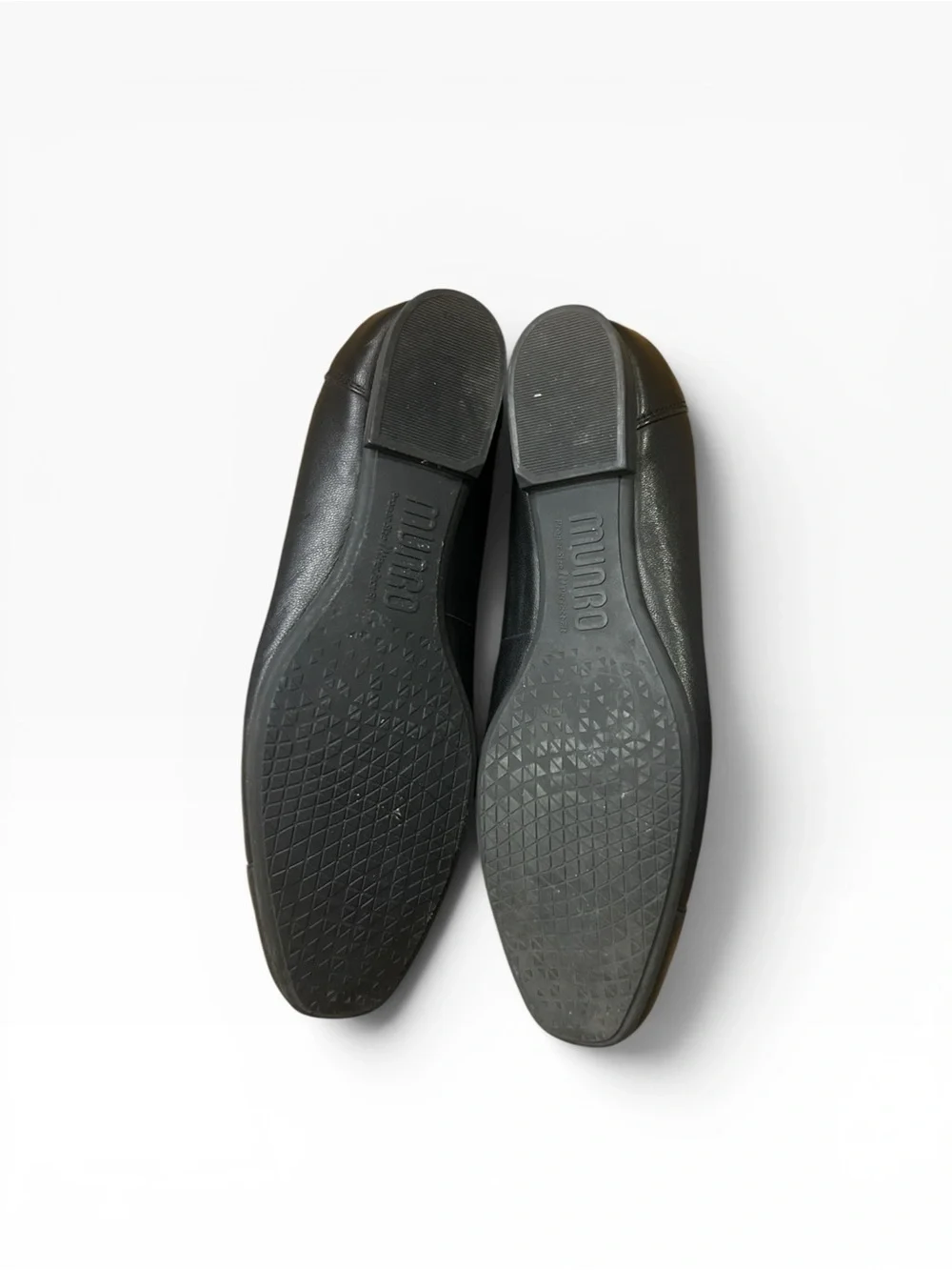 Munro Danielle Black Leather Slip-On Flats Size 7.5